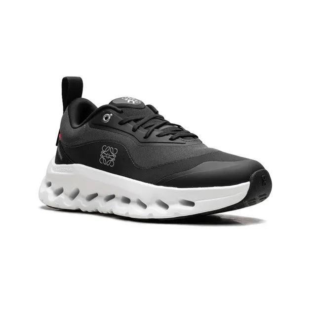 On Running Cloudtilt x Black | White